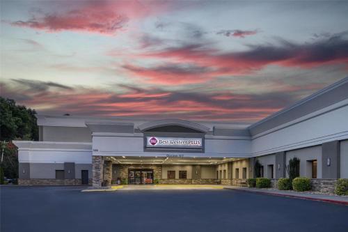 Best Western Plus Clemson Hotel & Conference Center