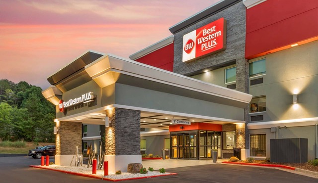 Best Western Plus Cleveland Inn & Suites