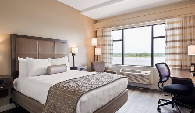 Best Western Plus Coastline Inn