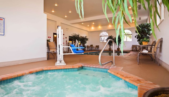 Best Western Plus Deer Park Hotel & Suites