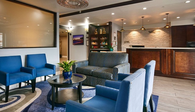 Best Western Plus Diamond Valley Inn