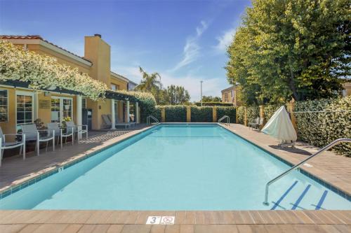 Best Western Plus Dixon Davis