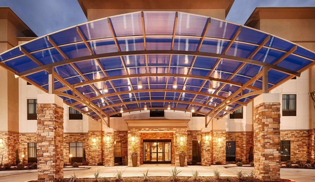 Best Western Plus Flatonia Inn