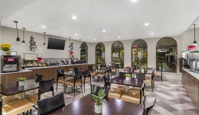Best Western Plus Heritage Inn