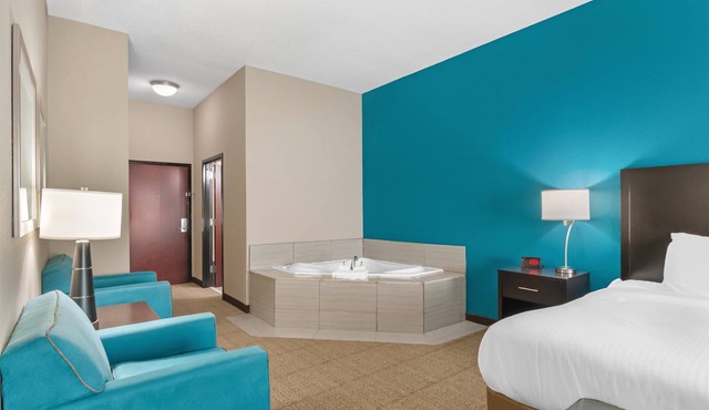 Best Western Plus Hiawatha Hotel