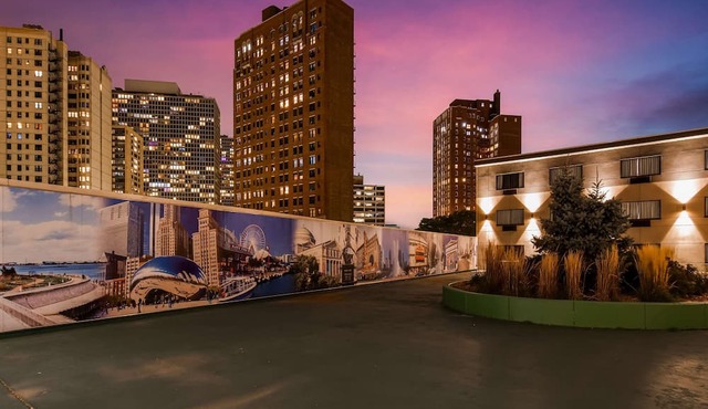 Best Western Plus Hyde Park Chicago Hotel