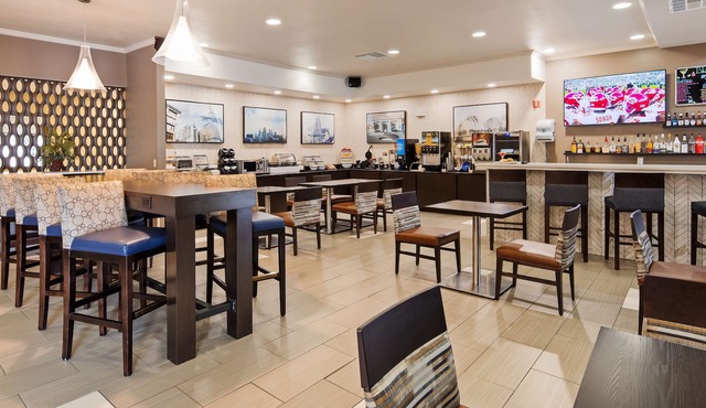 Best Western Plus Kansas City Airport-KCI East