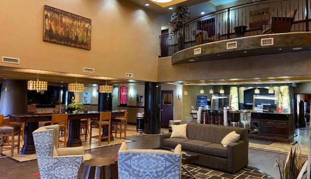 Best Western Plus KC Speedway Inn & Suites