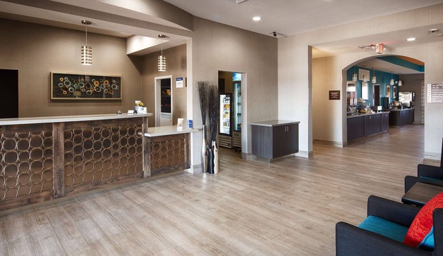Best Western Plus Lonestar Inn & Suites