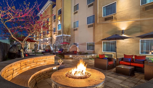 Best Western Plus Lake Jackson Inn & Suites