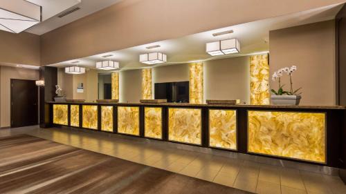 Best Western Plus Lamplighter Inn & Conference Centre