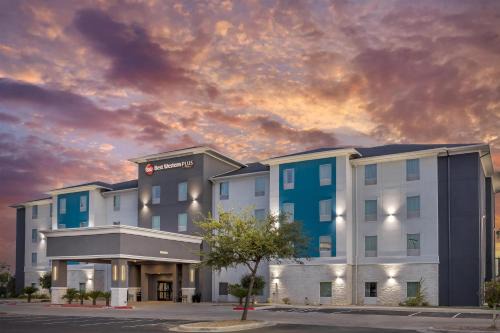 Best Western Plus Laredo Inn & Suites