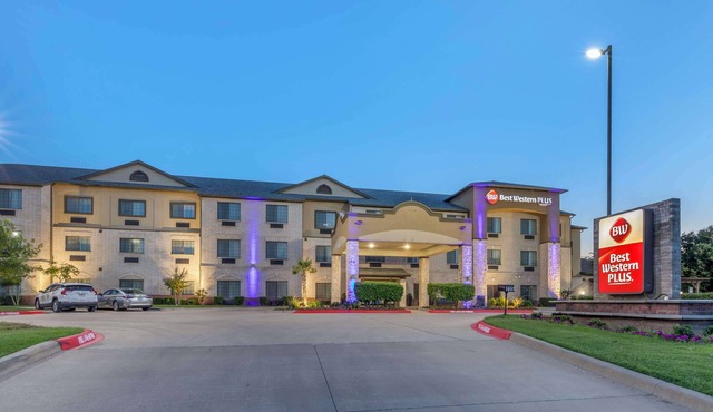 Best Western Plus Mansfield Inn & Suites