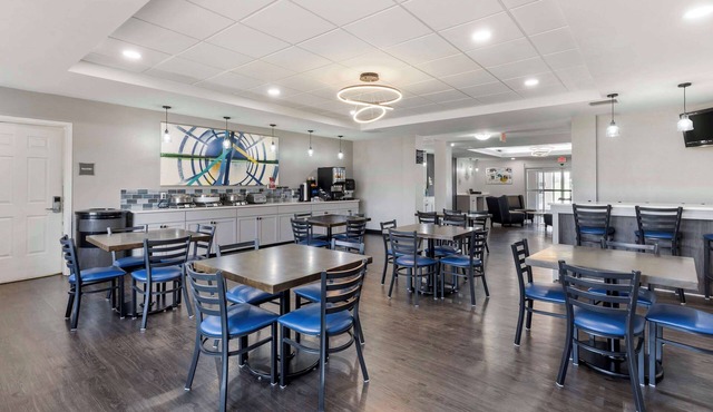 Best Western Plus MidAmerica Hotel