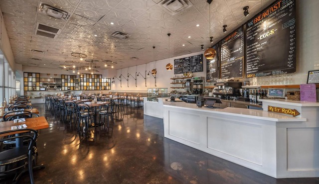 Best Western Plus Palm Court Hotel