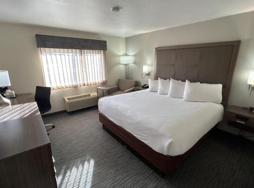 Best Western Plus Paper Valley Hotel