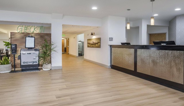 Best Western Plus Peppertree Airport Inn