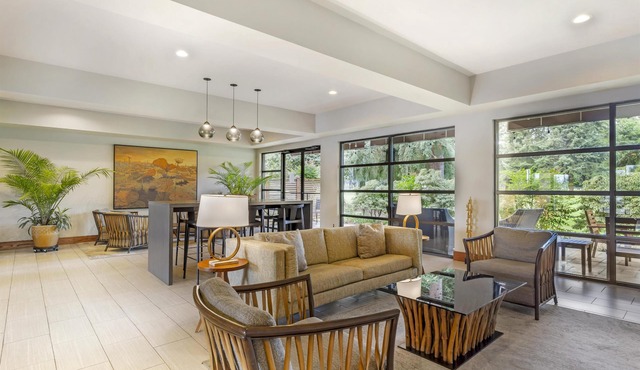 Best Western Plus Plaza by the Green