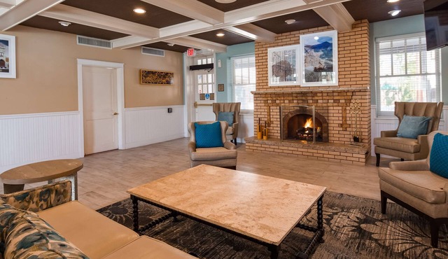 Best Western Plus Plaza Hotel