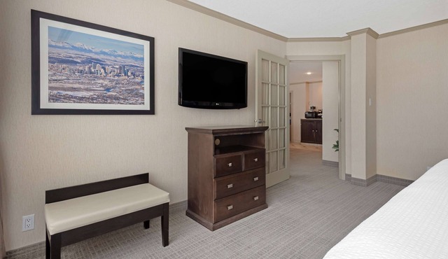 Best Western Plus Port O'Call Hotel