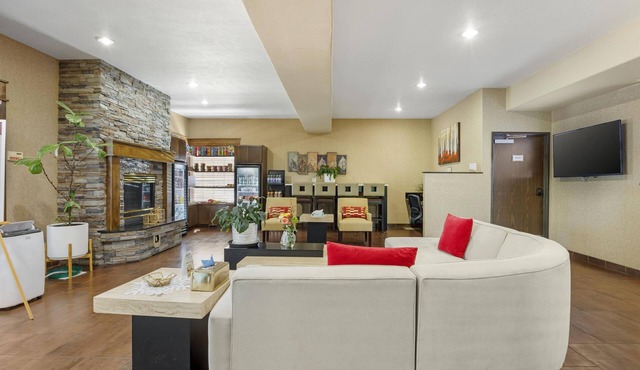 Best Western Plus Prairie Inn