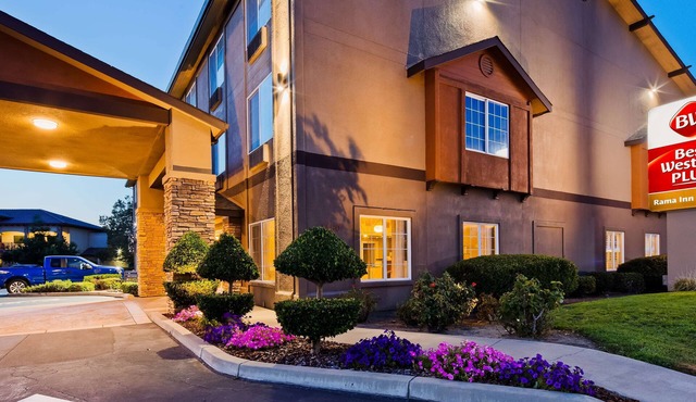 Best Western Plus Rama Inn & Suites