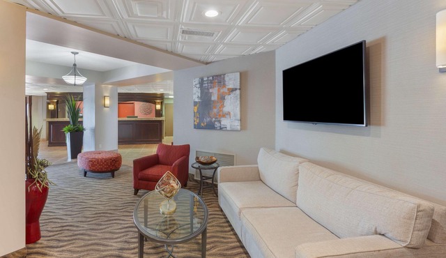 Best Western Plus Rose City Suites
