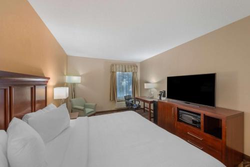 Best Western Plus Russellville Hotel & Suites