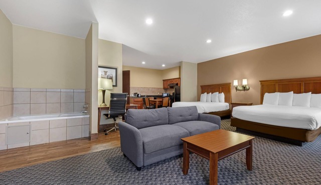 Best Western Plus Shamrock Inn & Suites