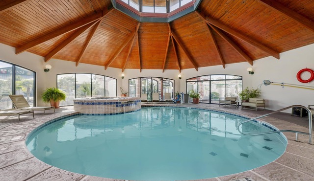 Best Western Plus Swiss Chalet Hotel & Suites