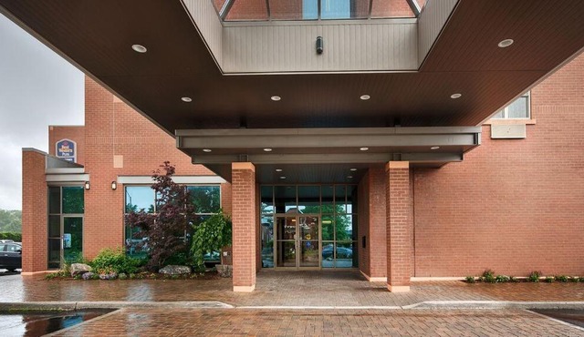 Best Western PLUS The Arden Park Hotel