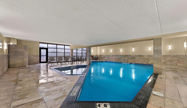 Best Western Plus Toronto North York Hotel & Suites