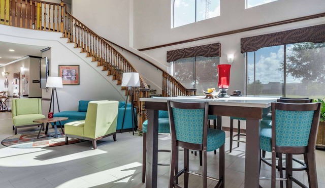 Best Western Plus Victoria Inn & Suites