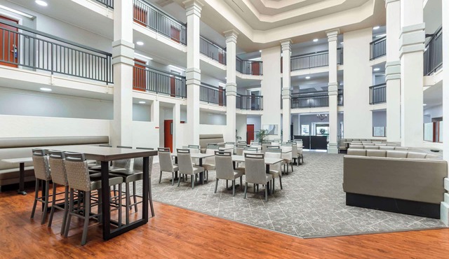 Best Western Plus Villa Del Lago Inn Patterson