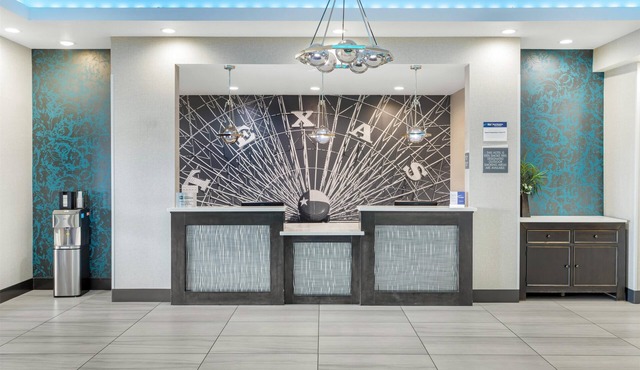 Best Western Plus Waller Hotel