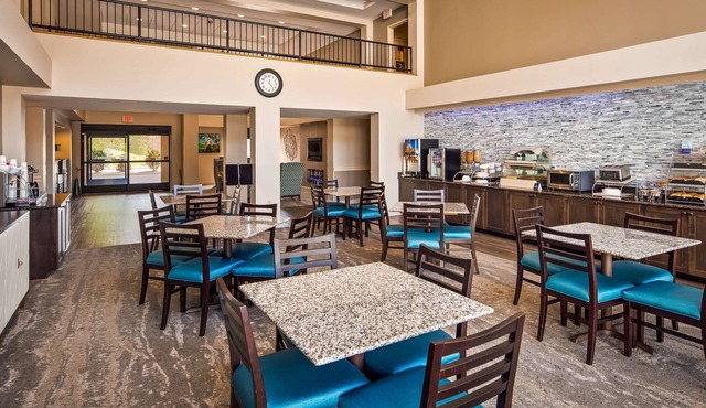 Best Western Plus Yadkin Valley Inn & Suites