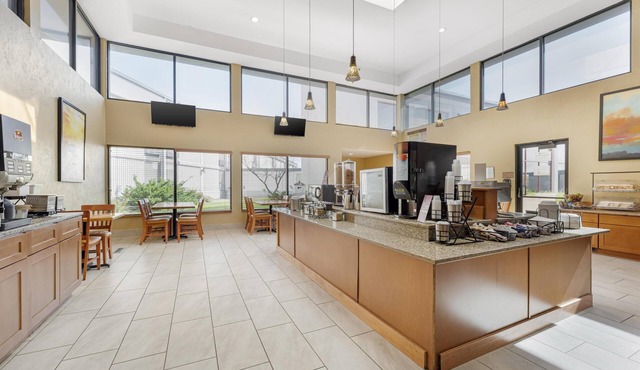 Best Western Plus York Hotel & Conference Center