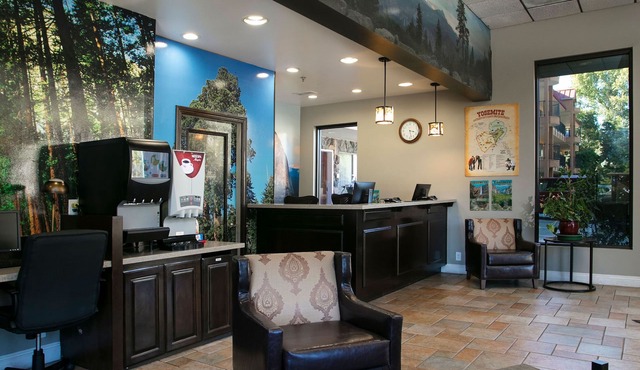 Best Western Plus Yosemite Way Station Motel
