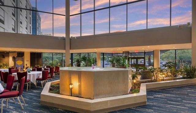 Best Western Royal Plaza Hotel & Trade Center