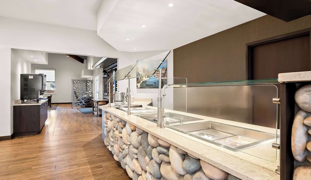 Best Western Sawtooth Inn & Suites