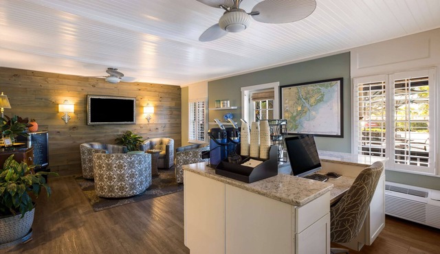 Best Western Sea Island Inn