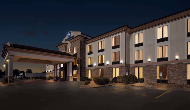 Best Western St. Louis Airport North Hotel & Suites