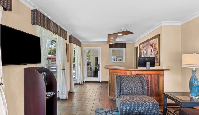 Best Western University Lodge