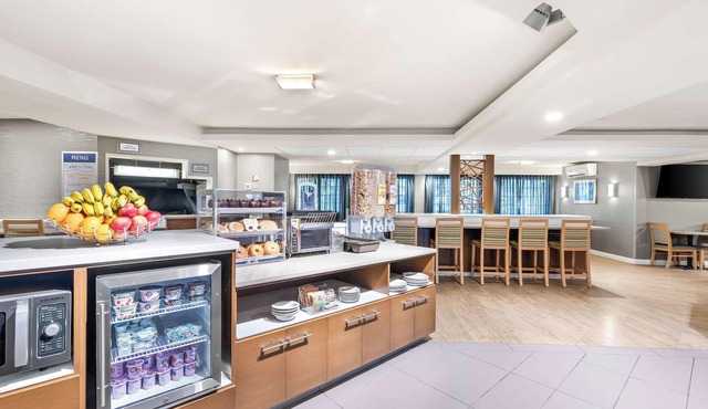 Best Western West Towne Suites