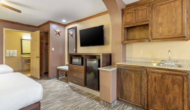 Best Western Windwood Inn & Suites