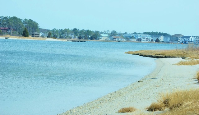 BETHANY BAY LUXURY RESORT.SHABBY CHIC CONDO LOCATED ON GOLF COURSE!