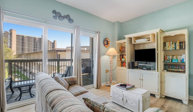 Bethany Beach Inn suite close to beach with free WiFi, central AC, & balcony