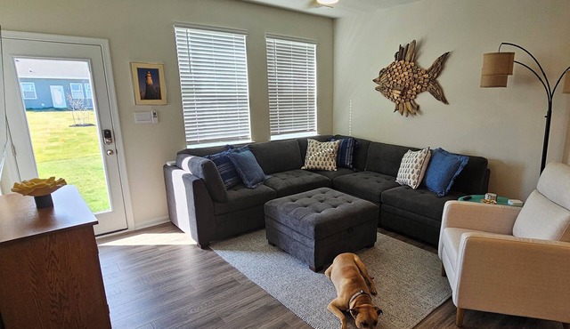 Bethany entire town home in beach resort like community, community pool, families - DOG Friendly!