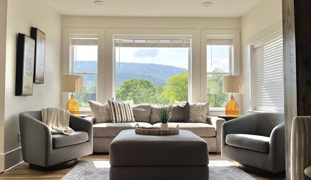 Bethel House at the base of Mt Nebo, stunning views!