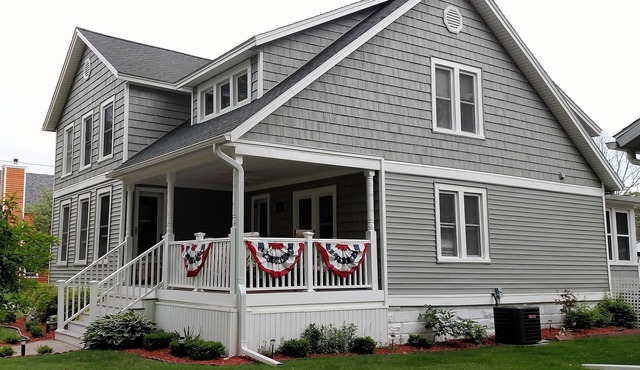 Betsie Bay House - We help Create Memories!